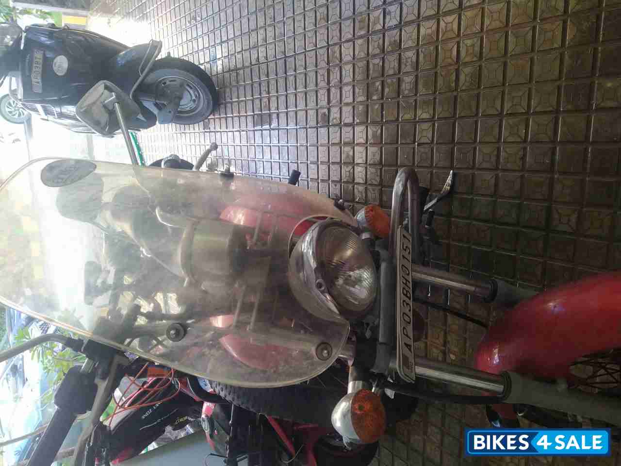 Bajaj Avenger 220 DTS-i