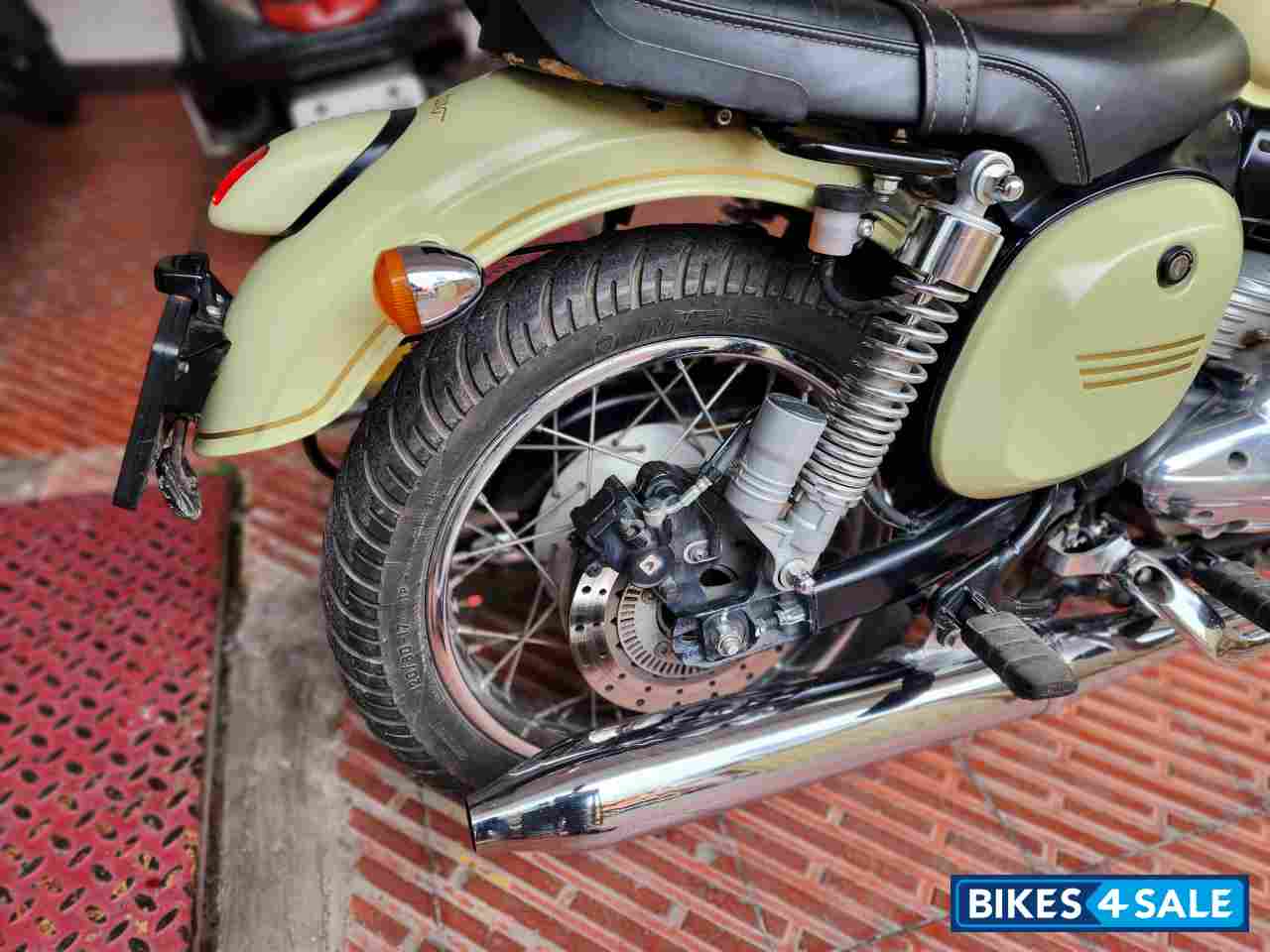 Lumos Lime Jawa forty two Dual Channel ABS Lumos Lime