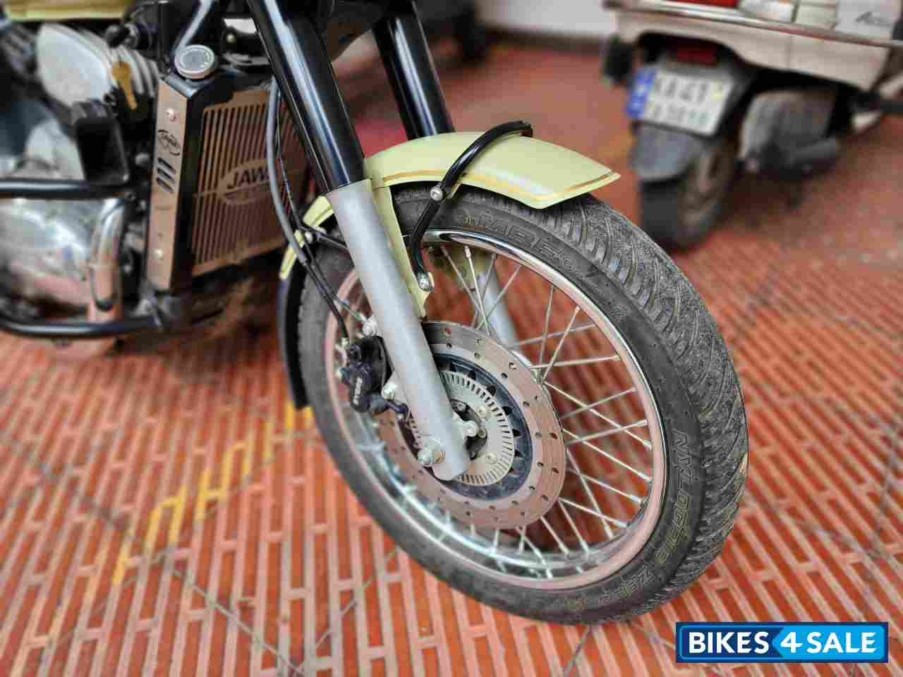 Lumos Lime Jawa forty two Dual Channel ABS Lumos Lime