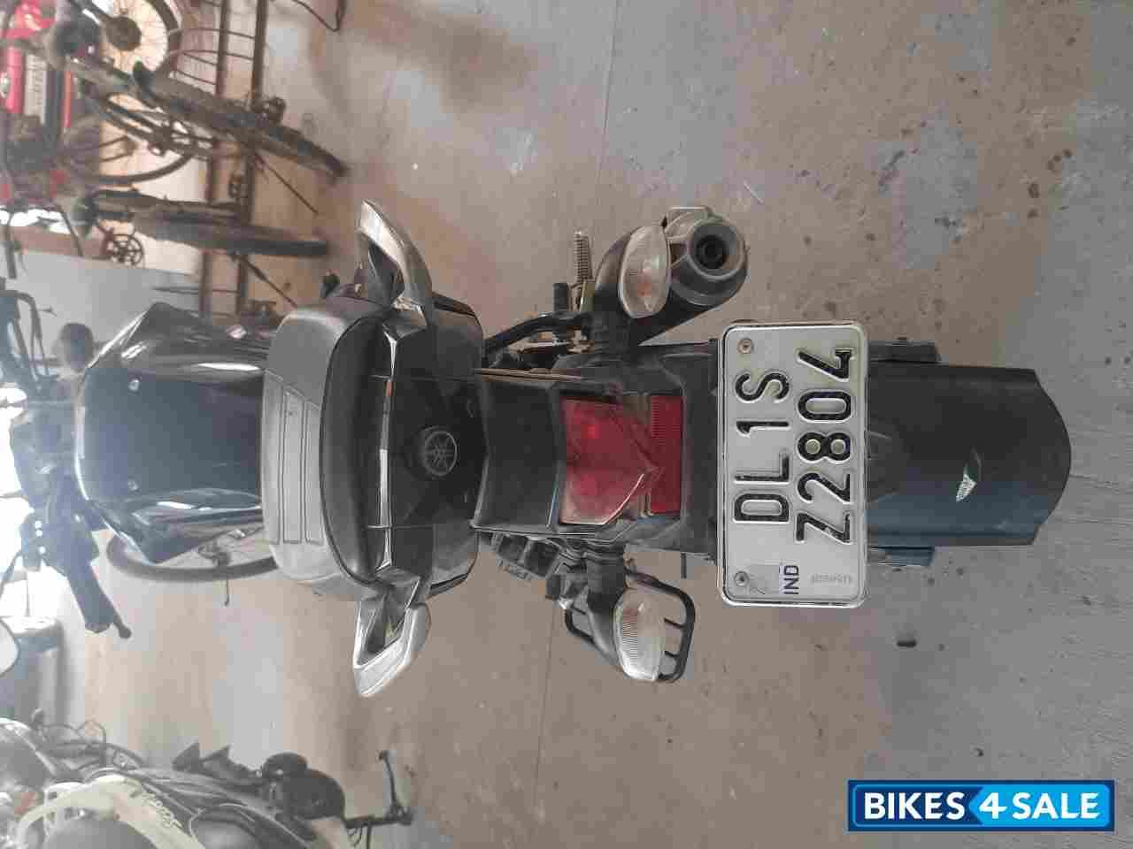 Black Yamaha FZ FI V2 Black Yamaha FZ FI V2