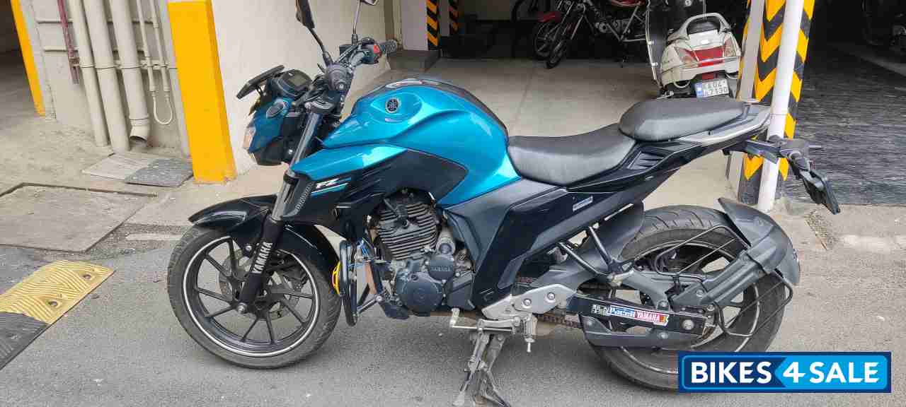 Yamaha FZS 25