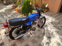 Blue Yamaha RX 135