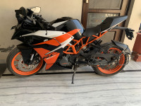 Black KTM RC 200
