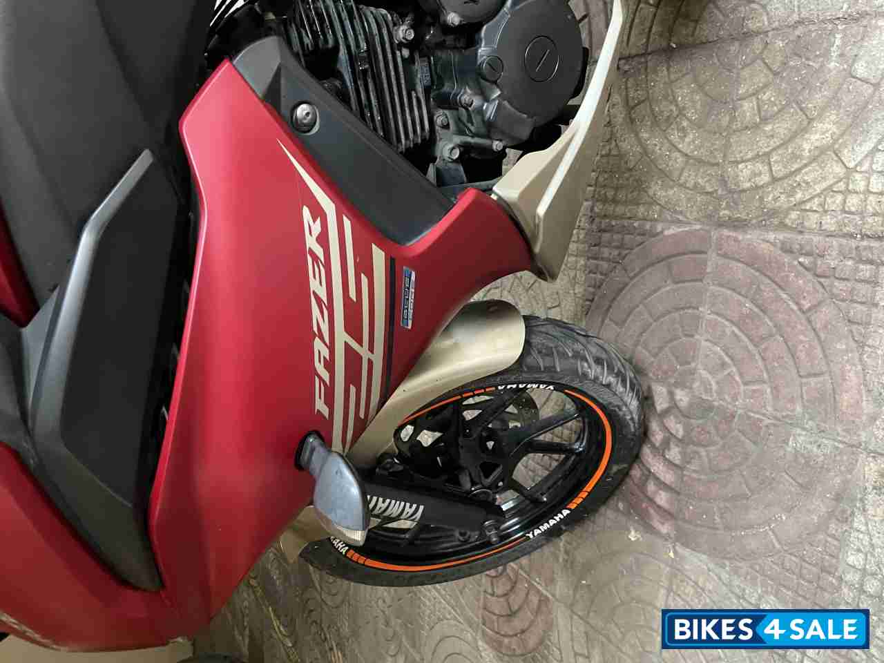 Matte Red Yamaha Fazer 25