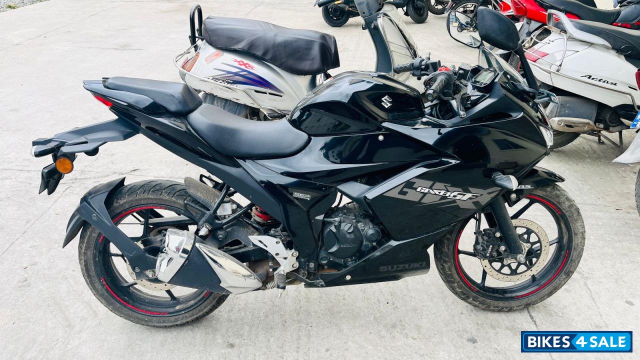 Suzuki Gixxer SF Fi