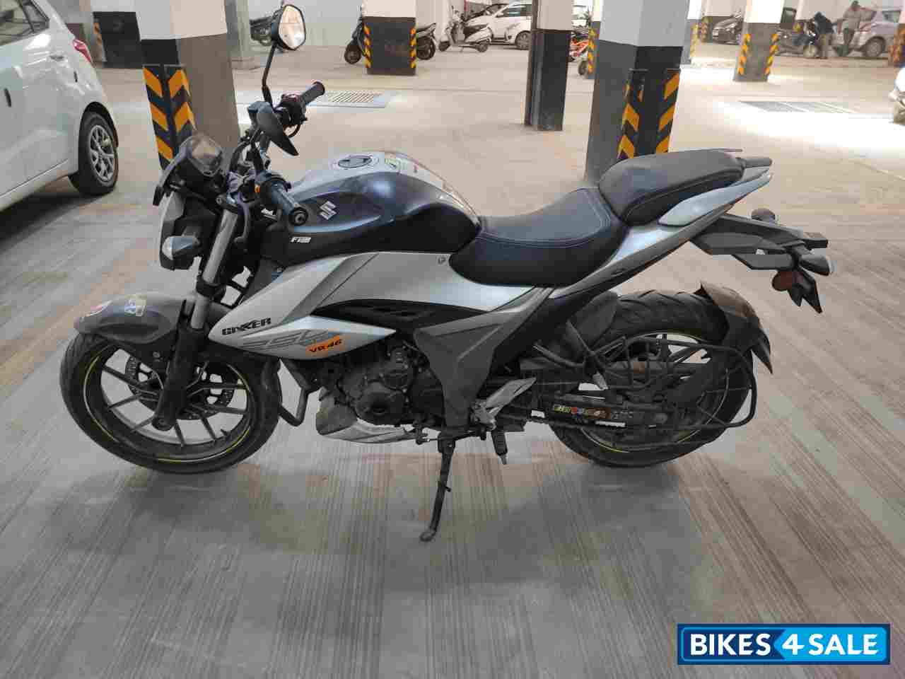 Black Suzuki Gixxer 250 BS6