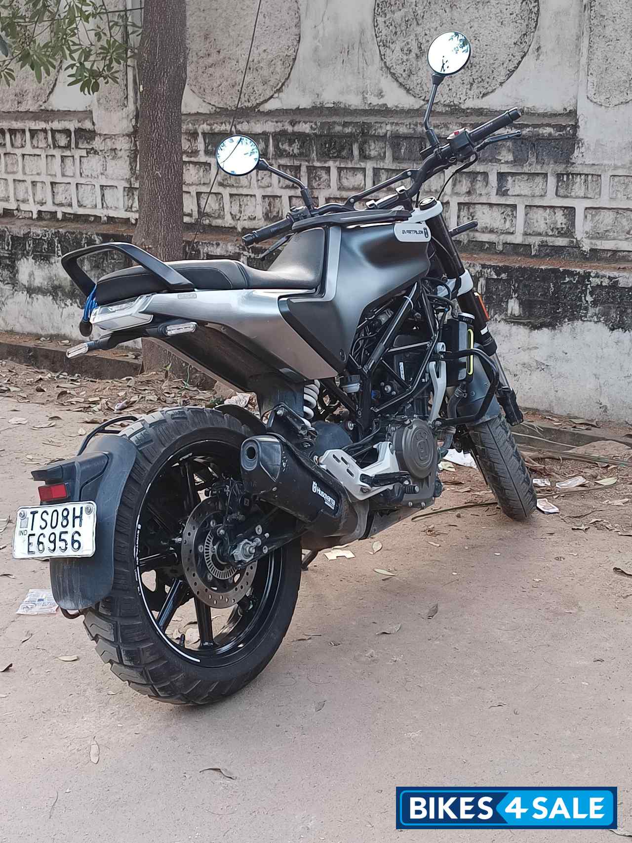 Galveston Mat Husqvarna Svartpilen 250 2020