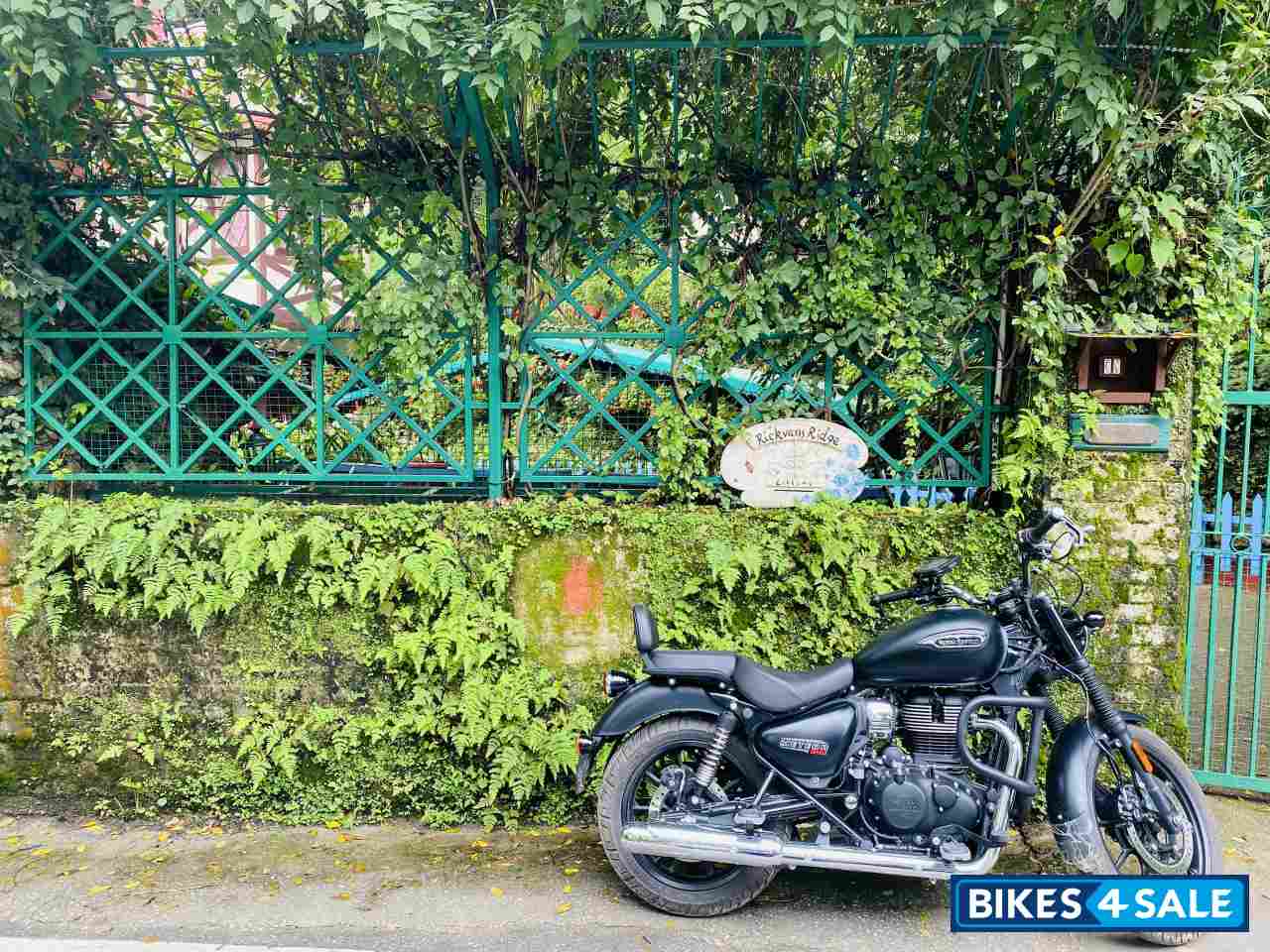 Steller Black Royal Enfield Meteor 350 Stellar