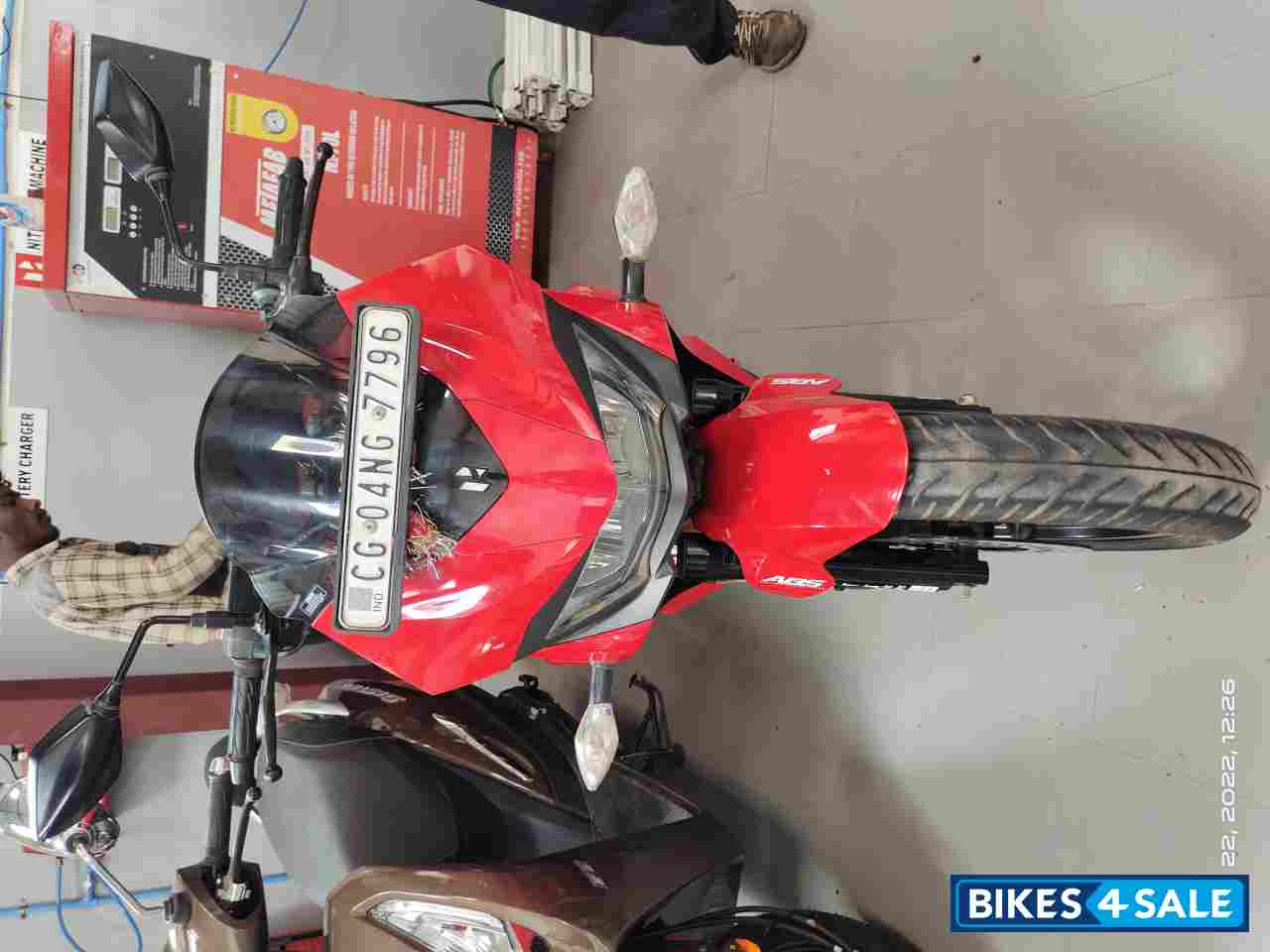 Sports Red Hero Xtreme 200S BS6