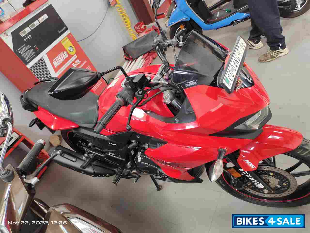 Sports Red Hero Xtreme 200S BS6