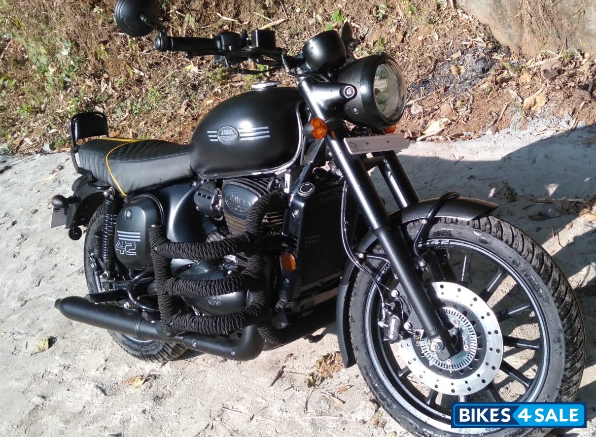 Jawa forty two BS6