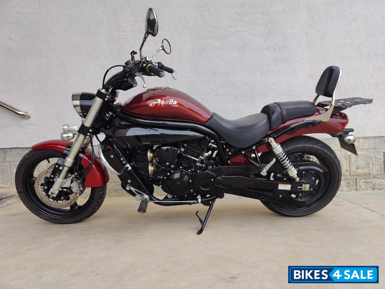 Red Hyosung Aquila Pro 650 Red Hyosung Aquila Pro 650