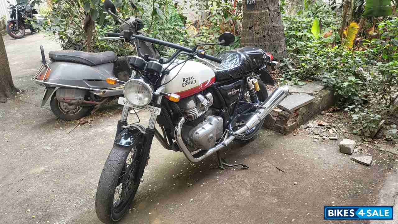 White Red Royal Enfield Interceptor 650 Twin
