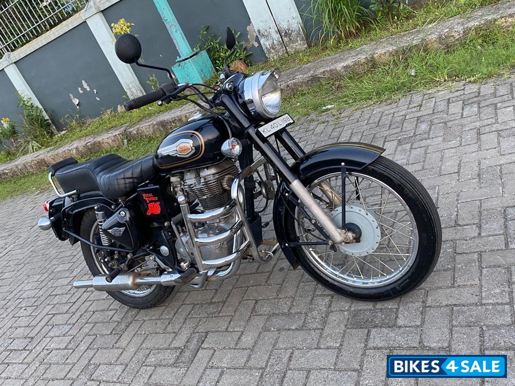 Black Royal Enfield Bullet Standard 350