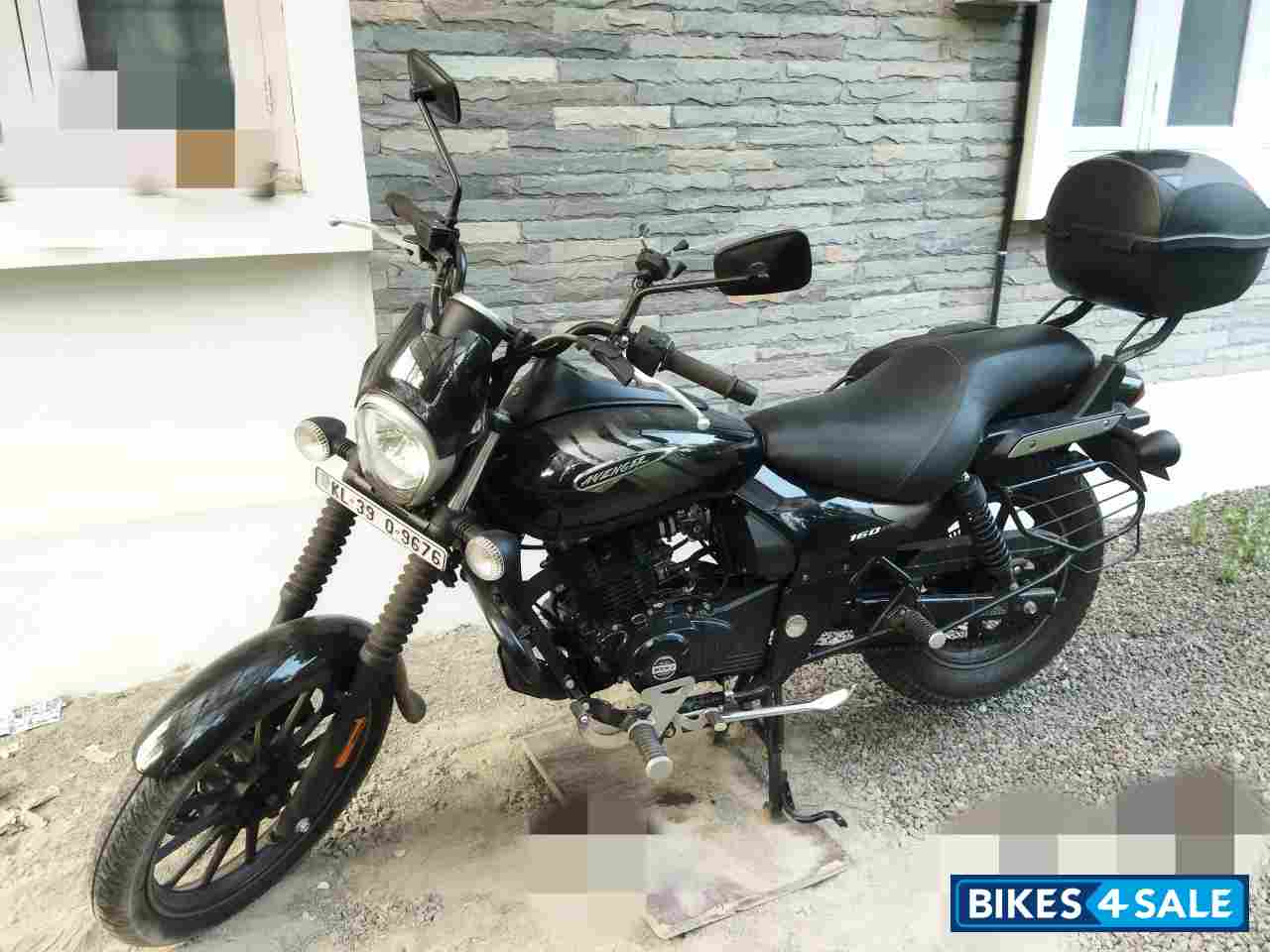 Black Bajaj Avenger Street 160 BS6