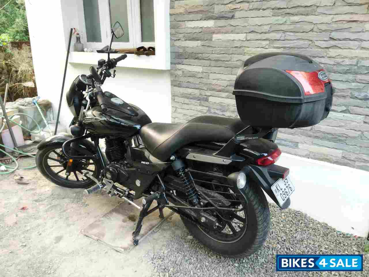 Black Bajaj Avenger Street 160 BS6