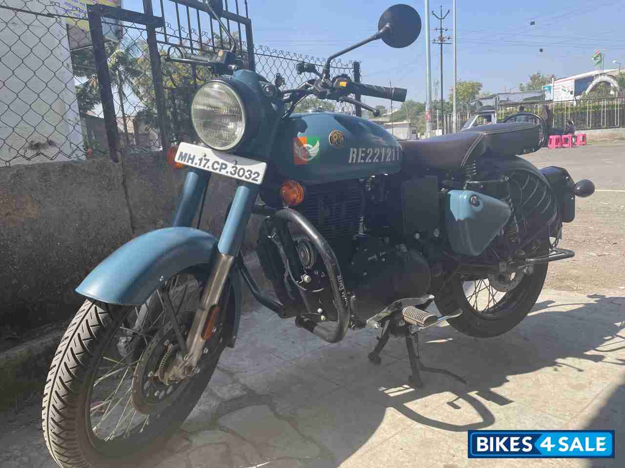 Royal Enfield Classic Signals Airborne Blue