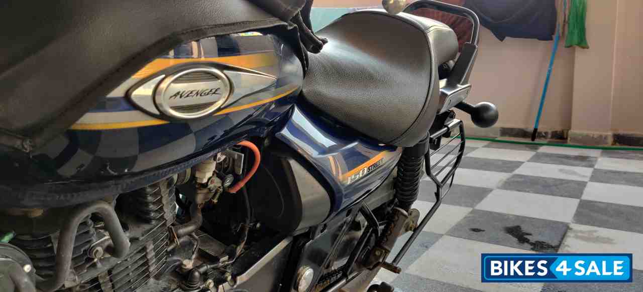 Bajaj Avenger Street 150