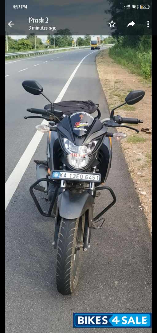 Orange Honda CB Hornet 160R