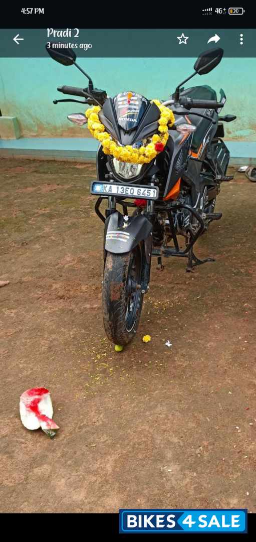 Orange Honda CB Hornet 160R