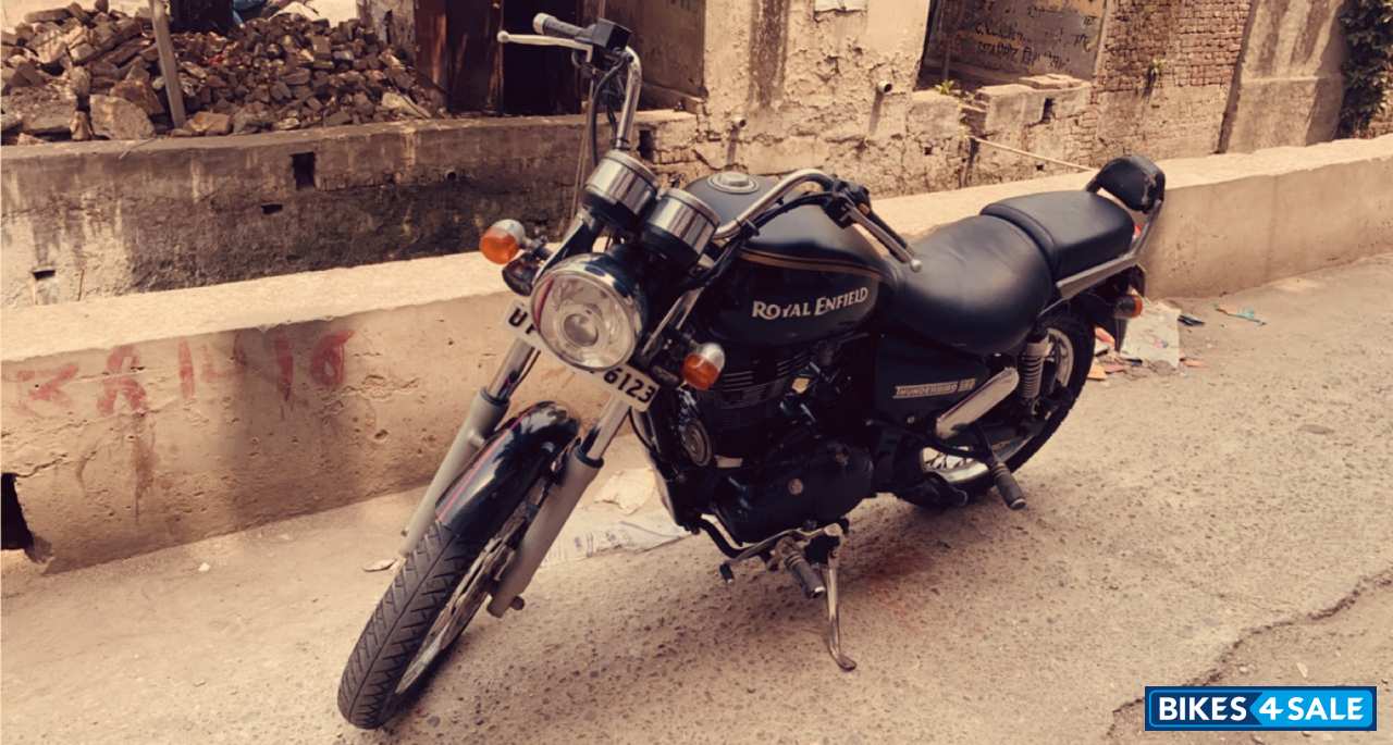 Black Royal Enfield Thunderbird 350