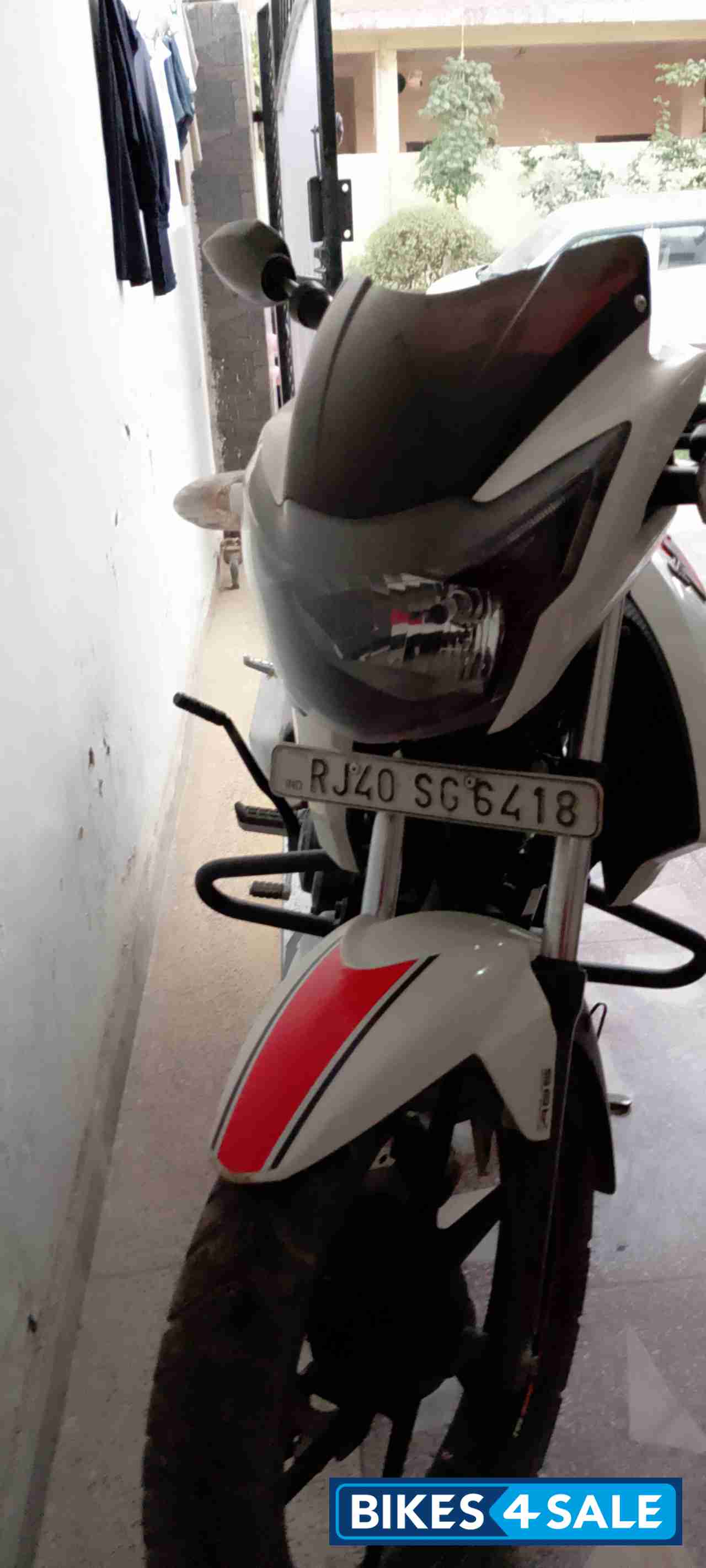 TVS Apache RTR 160 4V
