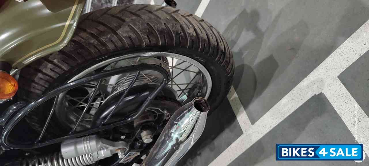 Jawa forty two Galactic Green dual channel ABS Jawa forty two Galactic Green dual channel ABS