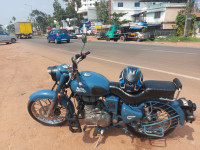 Squadron Blue Royal Enfield Classic Squadron Blue