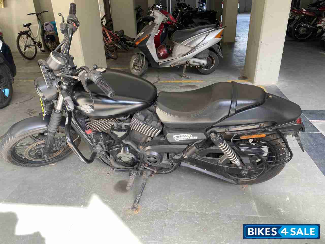 Matt Black Harley Davidson Street 750