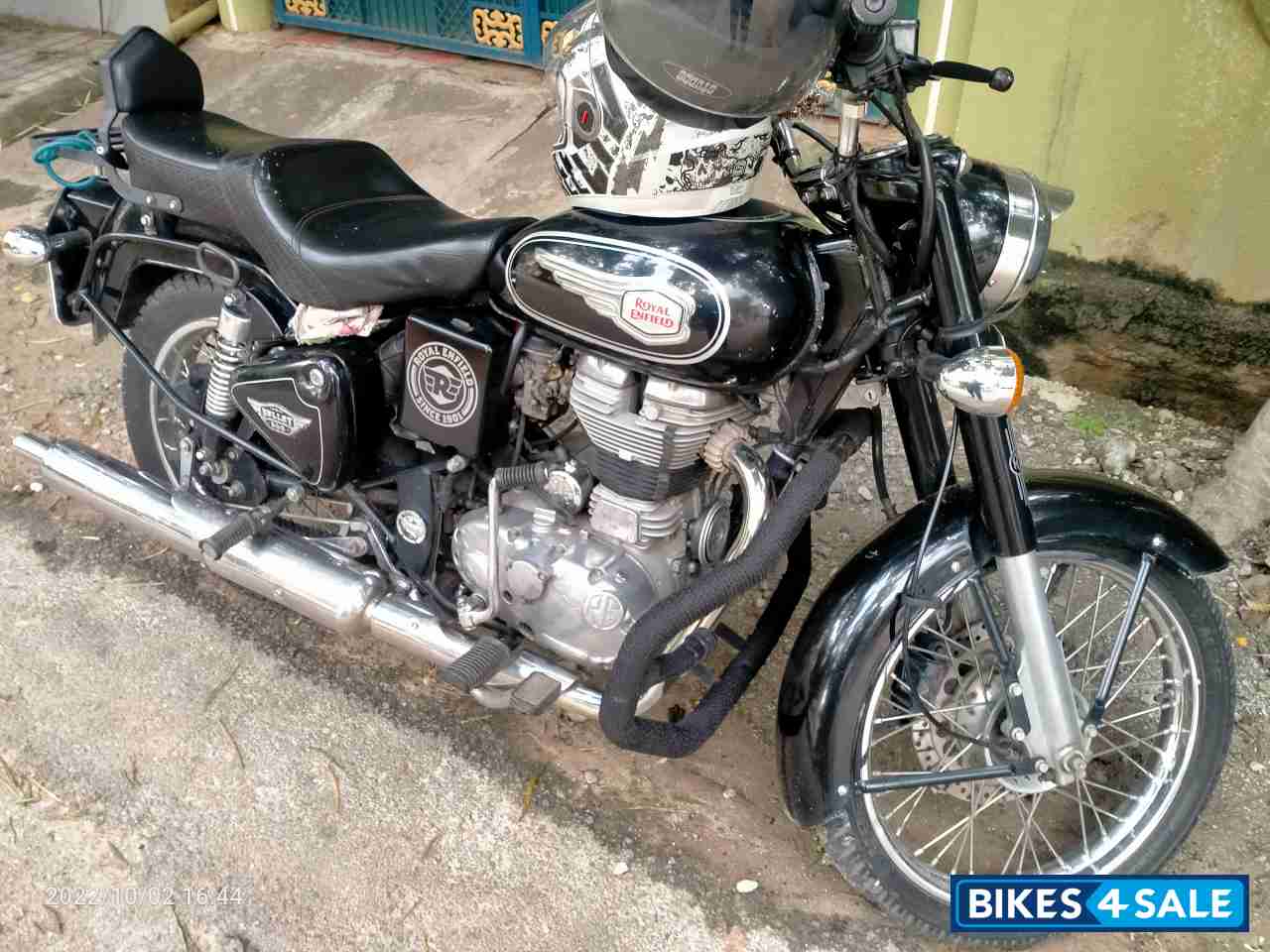 Black Royal Enfield Bullet Standard 500