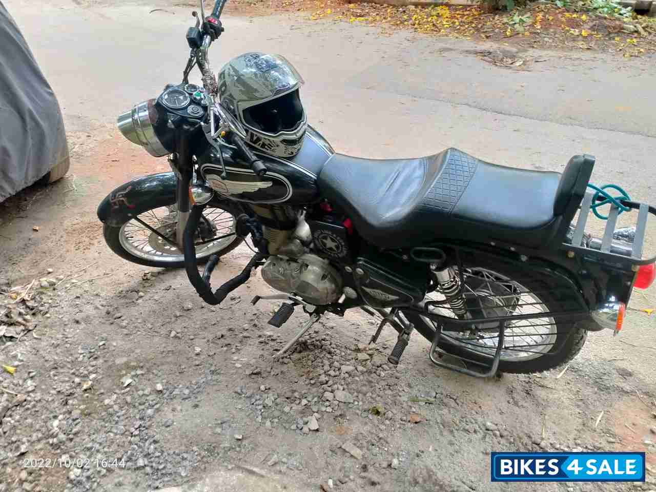 Black Royal Enfield Bullet Standard 500