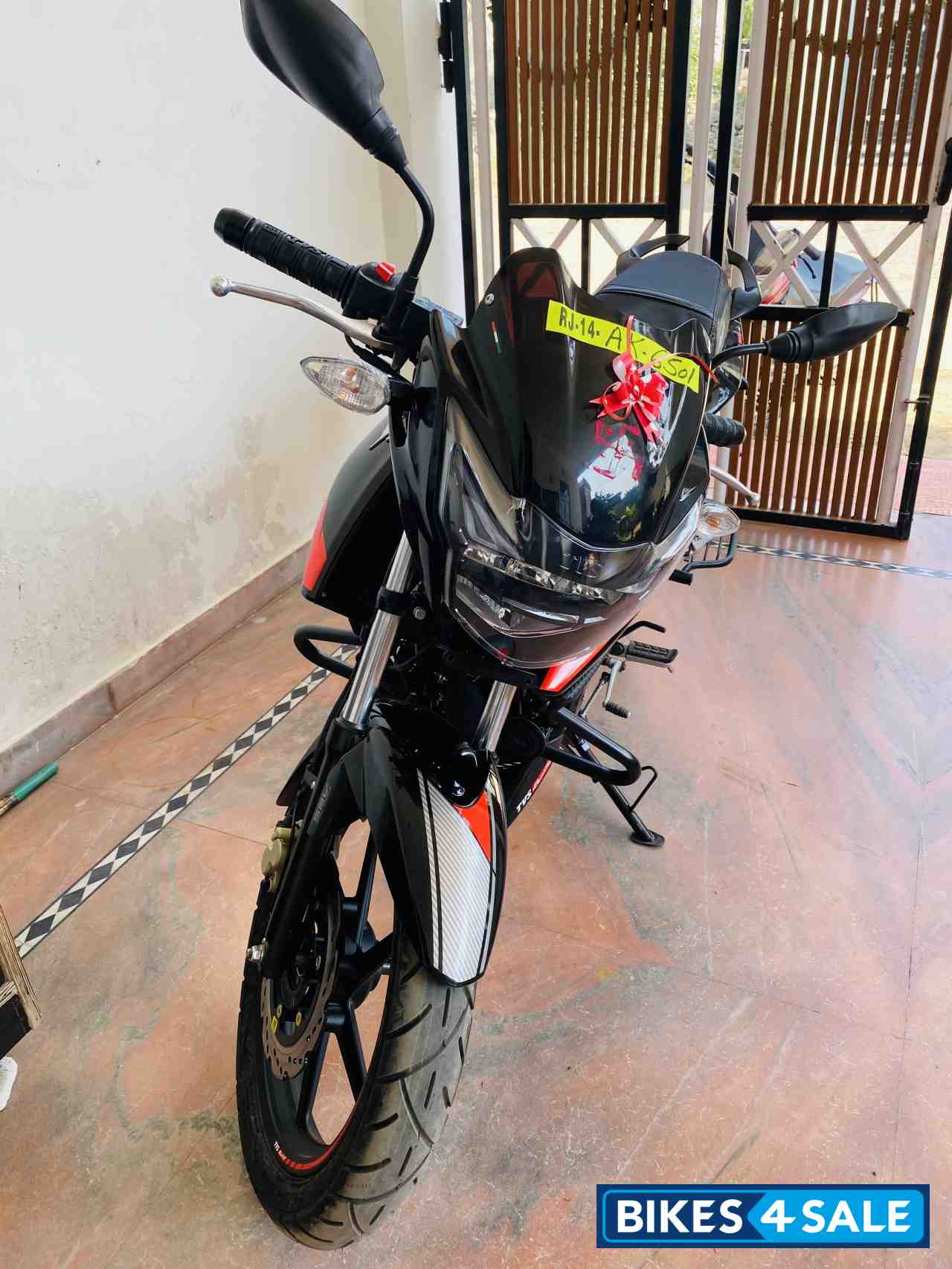 TVS Apache RTR FI 160