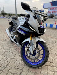 Yamaha R15M