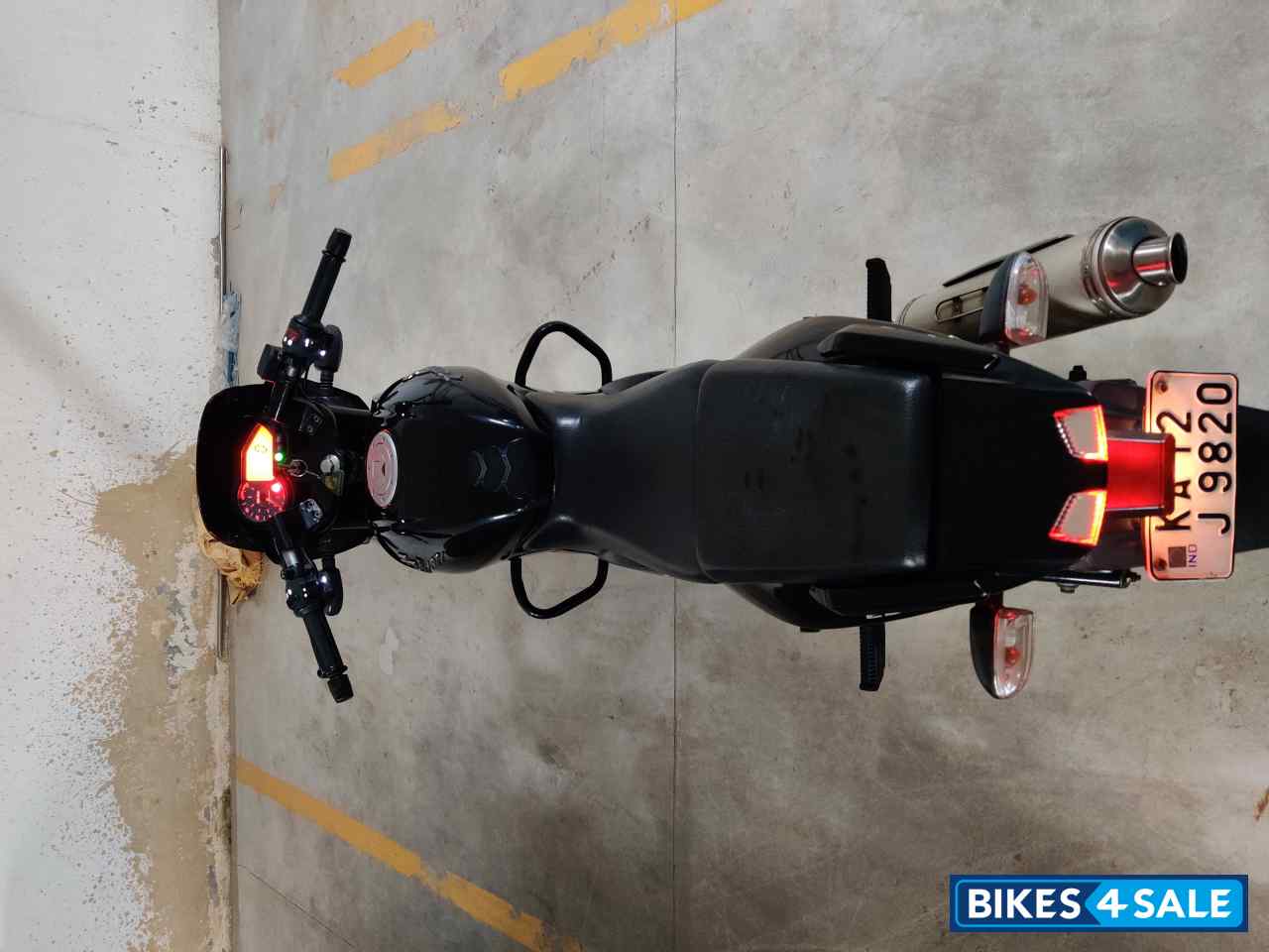 Bajaj Pulsar 220 DTSi