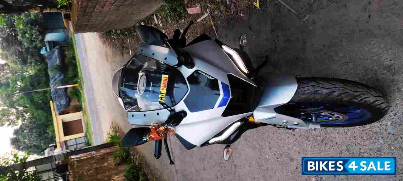 Metallic Grey Yamaha R15M