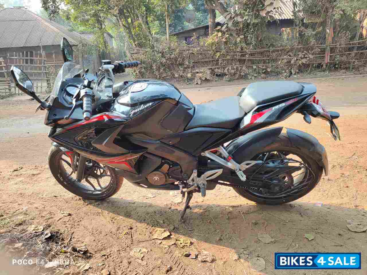 Black Met Bajaj Pulsar RS 200 ABS