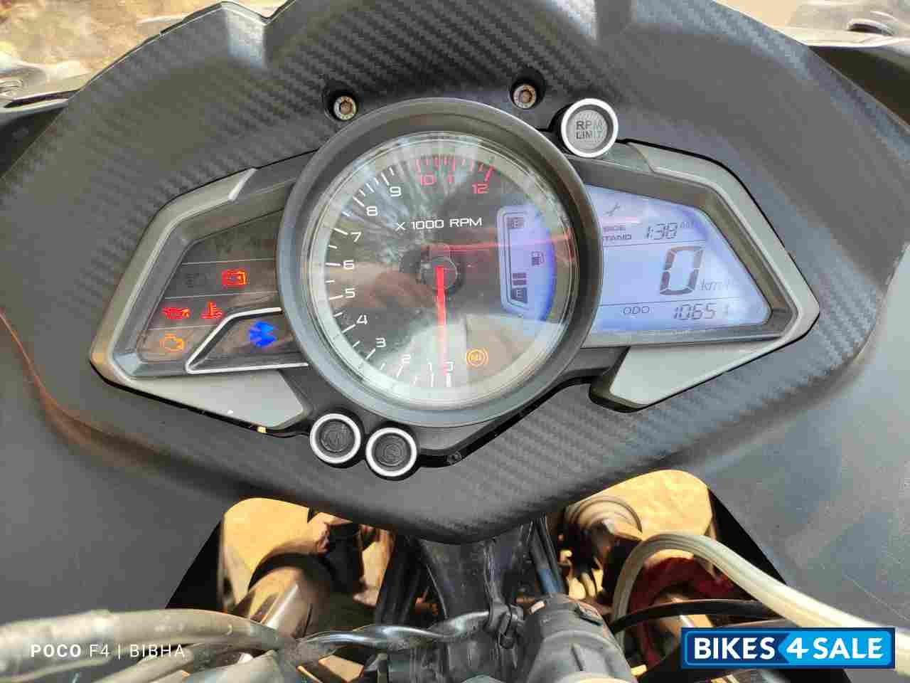 Black Met Bajaj Pulsar RS 200 ABS