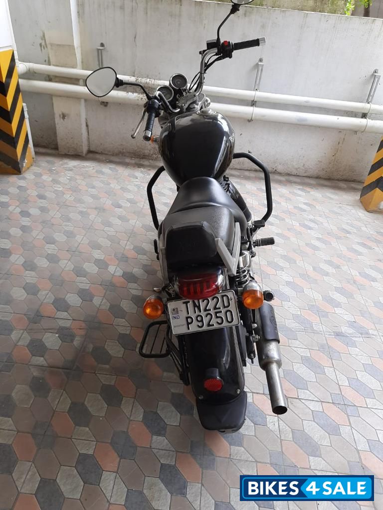 Black Royal Enfield Thunderbird 350