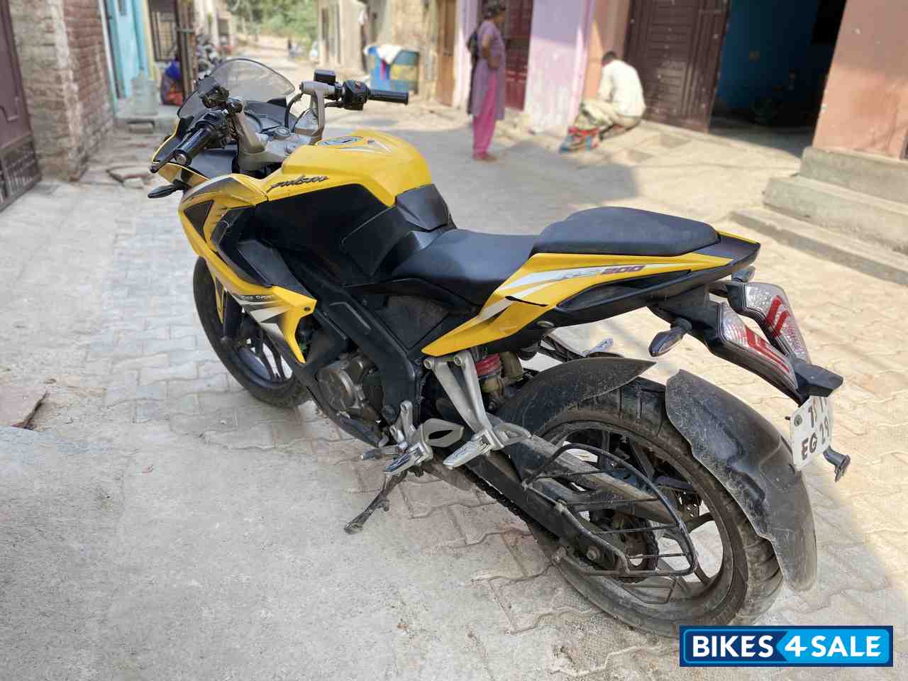 Bajaj Pulsar RS 200