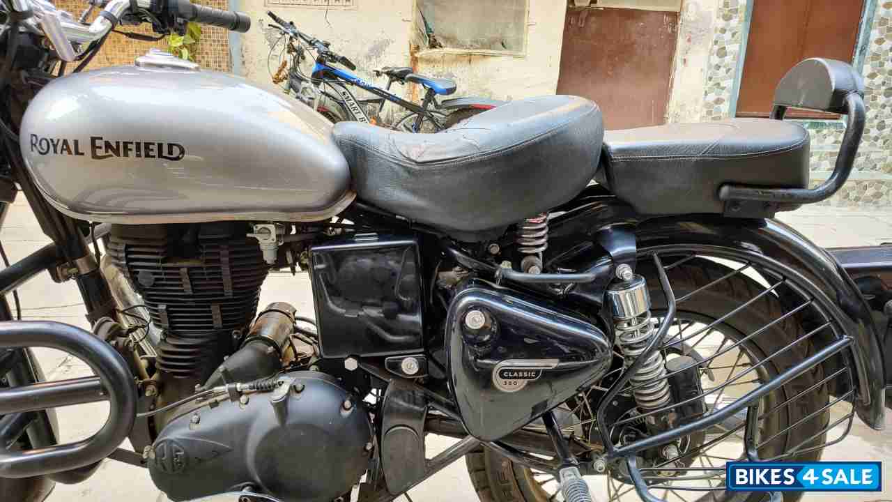 Silver Royal Enfield Classic 350 BS VI