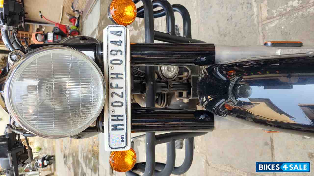 Silver Royal Enfield Classic 350 BS VI