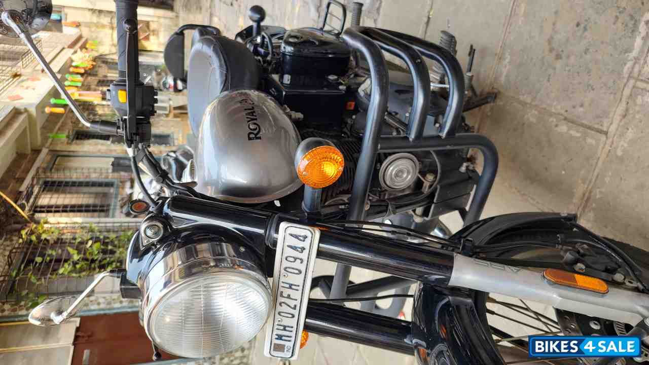 Silver Royal Enfield Classic 350 BS VI
