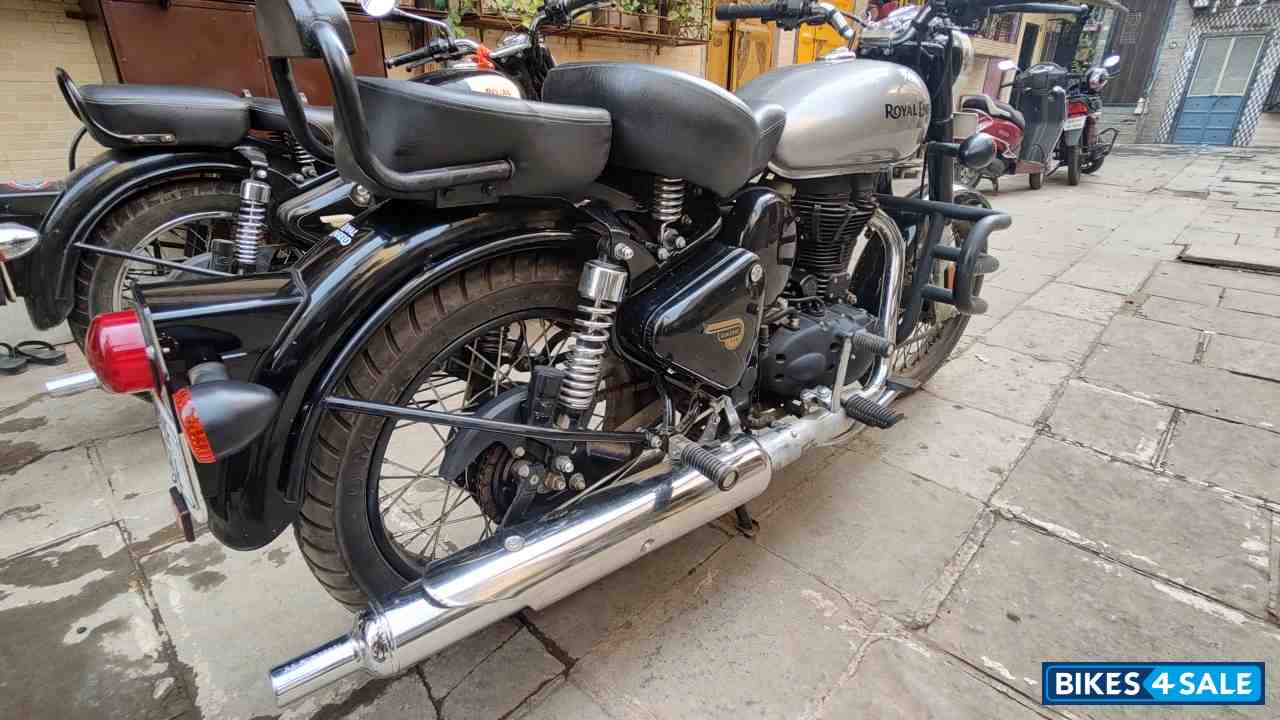 Silver Royal Enfield Classic 350 BS VI