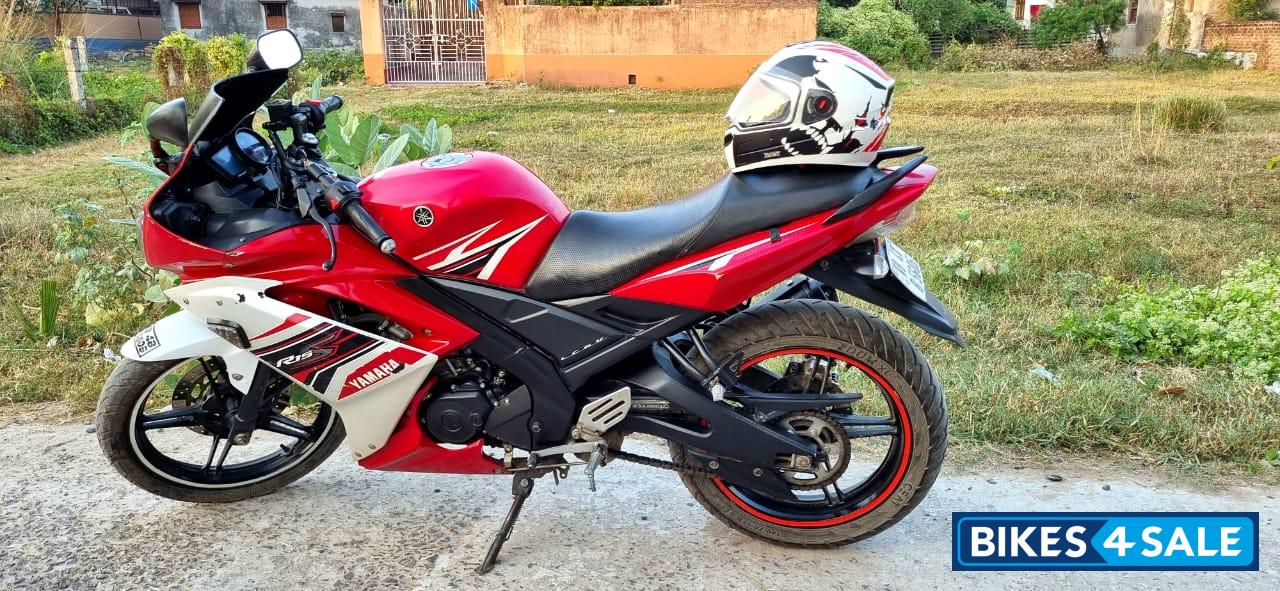 Red Yamaha YZF R15 S