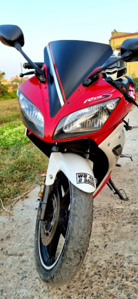Red Yamaha YZF R15 S