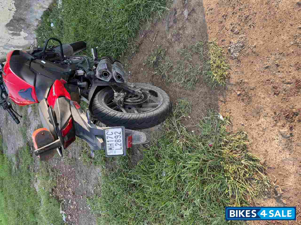 Red Bajaj Dominar 250
