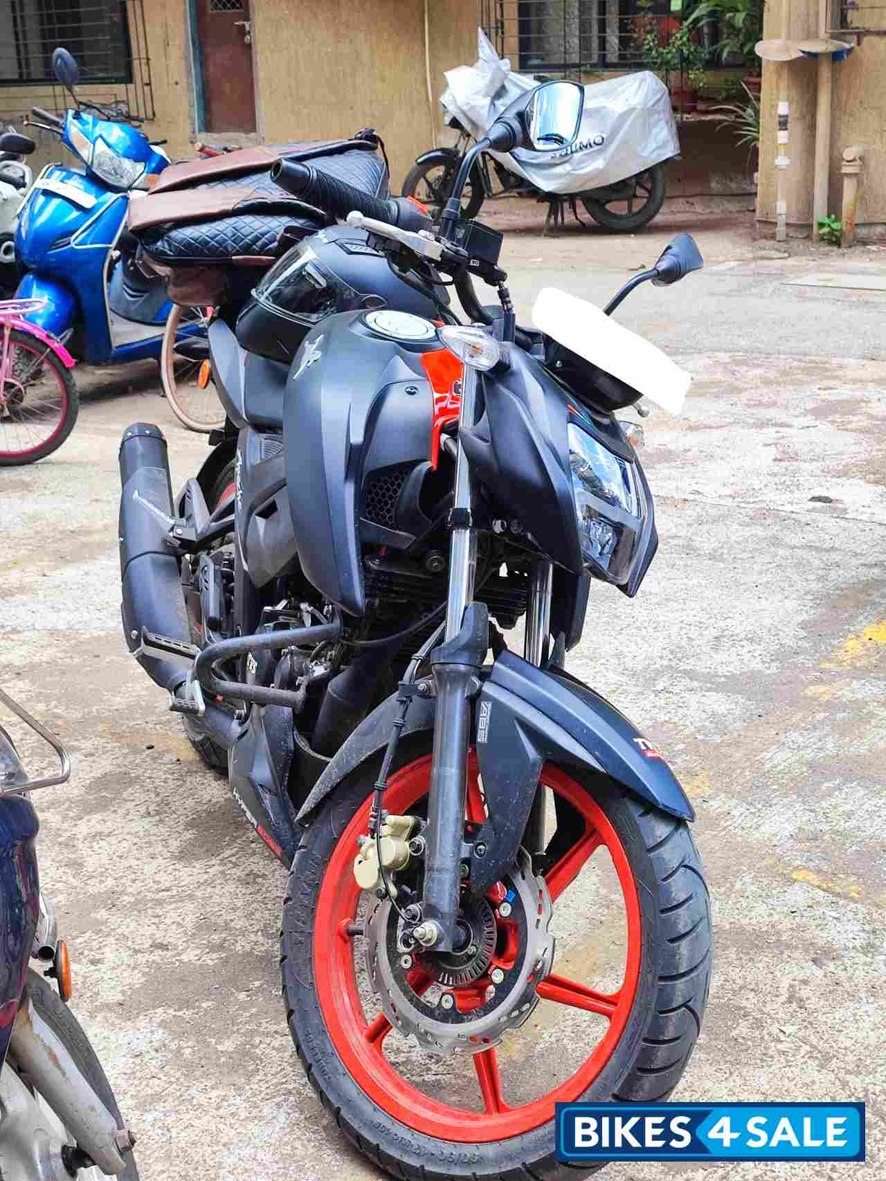 TVS Apache RTR 160 4V Special Edition
