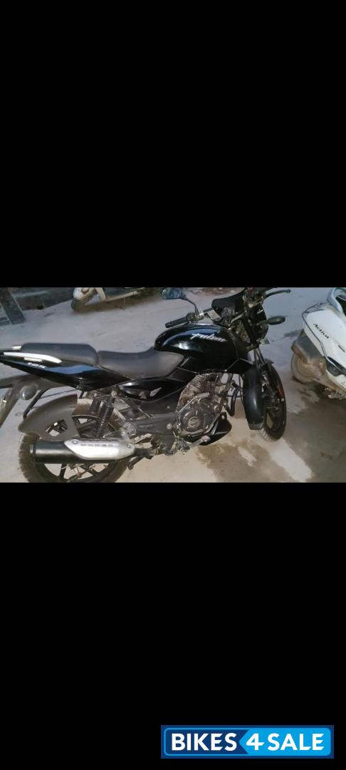 Black Bajaj Pulsar 125