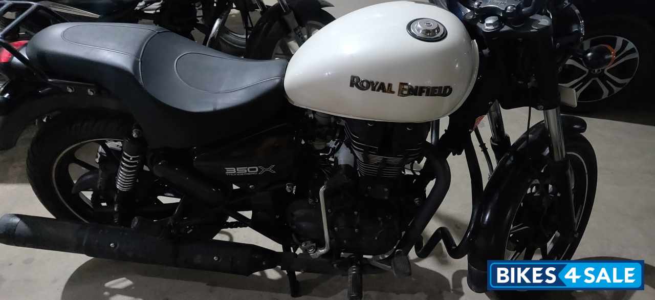 White Royal Enfield Thunderbird X 350