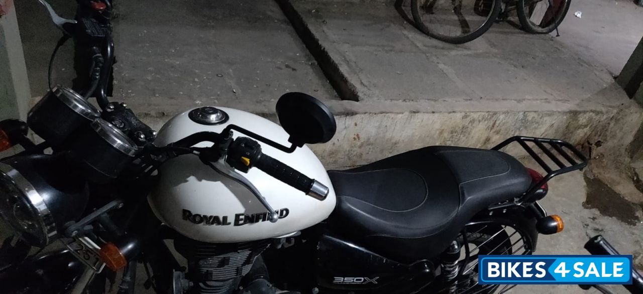 White Royal Enfield Thunderbird X 350